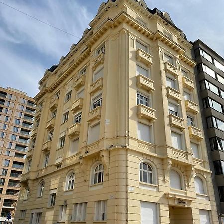 Uniek Appartement Op De Zeedijk Met Parking 奥斯滕德 外观 照片